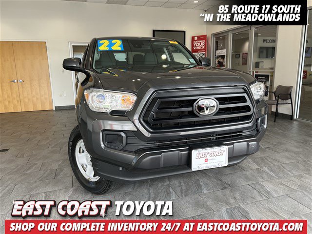 2022 Toyota Tacoma SR's photo