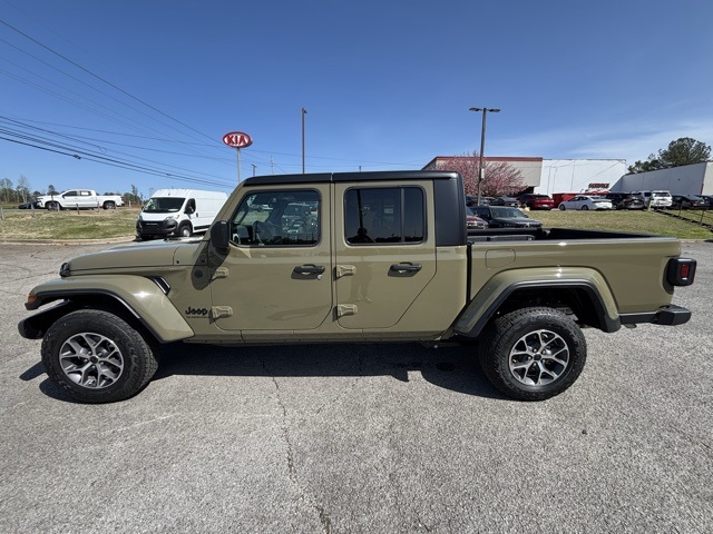 2025 Jeep Gladiator Sport S photo 3