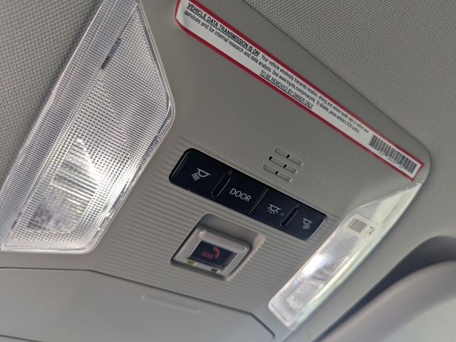 2022 Toyota RAV4 LE photo 25