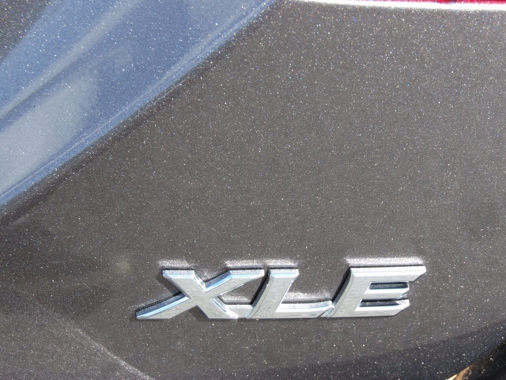 2022 Toyota Camry XLE photo 4