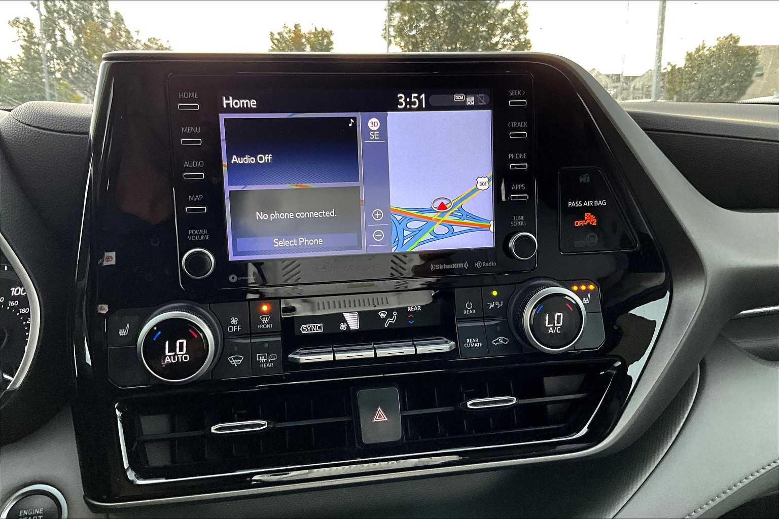 2021 Toyota Highlander XLE photo 31