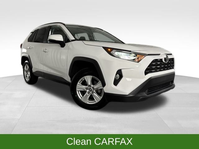 2021 Toyota RAV4 XLE's photo