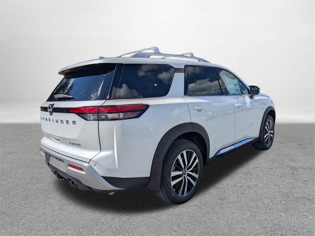 2025 Nissan Pathfinder Platinum photo 3