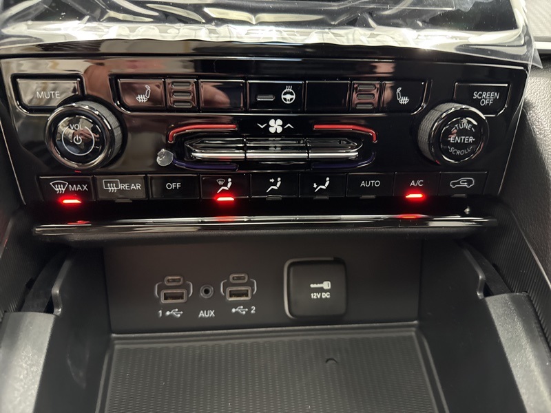 2025 Jeep Grand Cherokee Laredo X photo 28