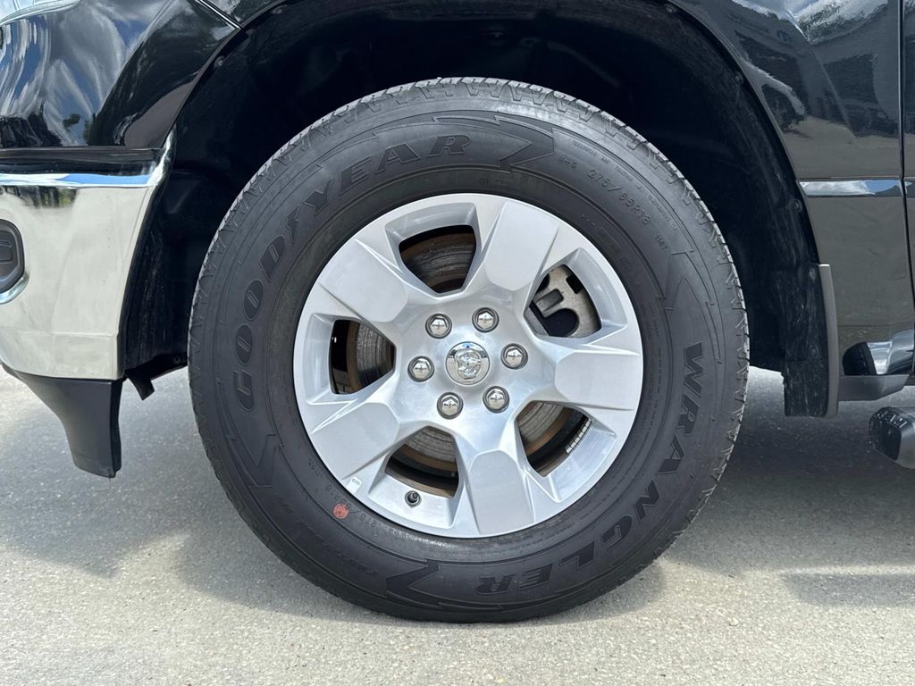 2023 Ram 1500 Big Horn photo 3