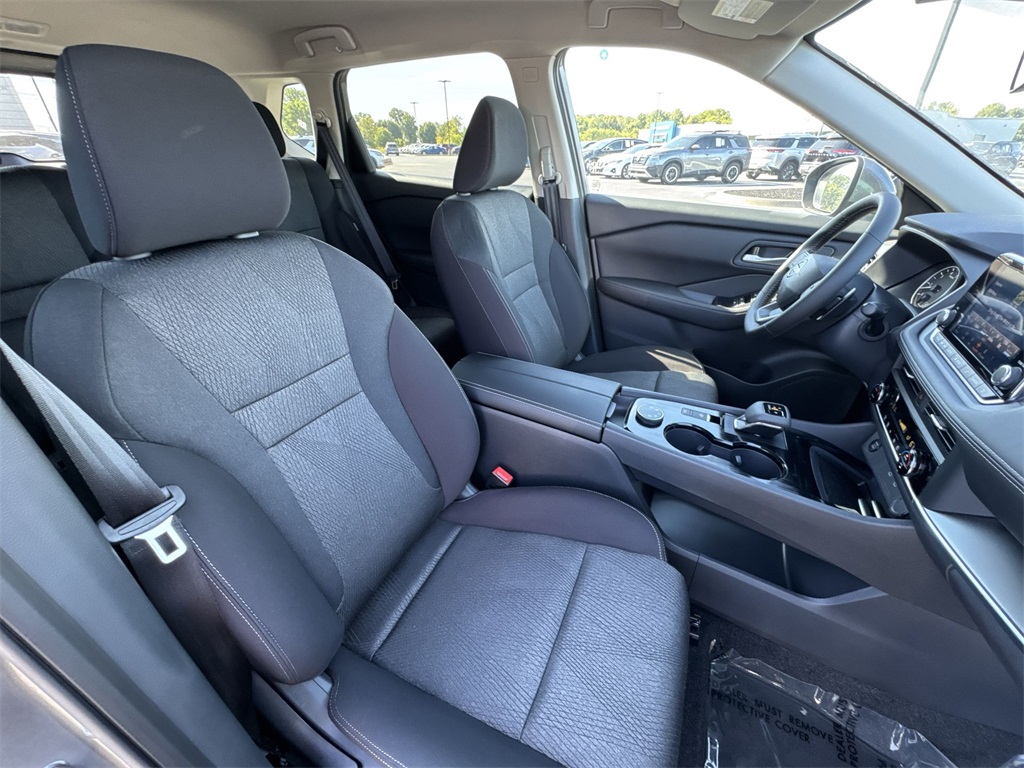 2026 Nissan Rogue SV photo 23