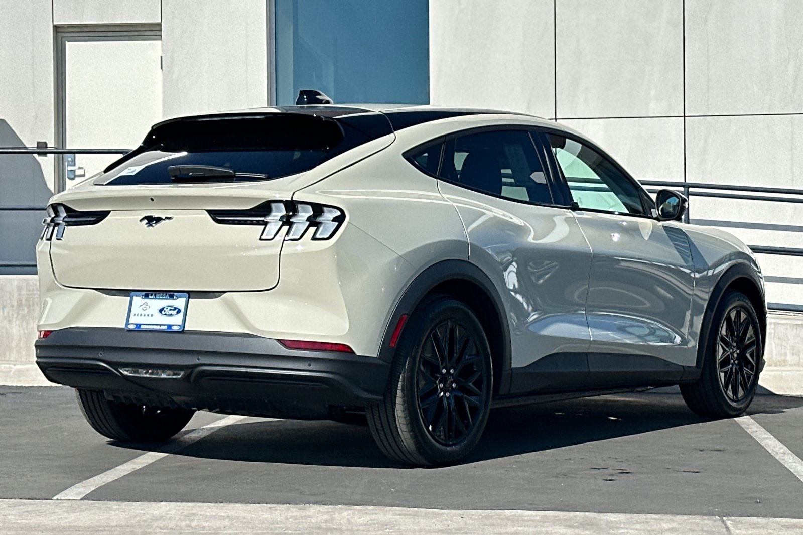 2025 Ford Mustang Mach-E Select photo 3