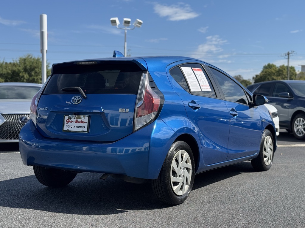 2015 Toyota Prius C One photo 7