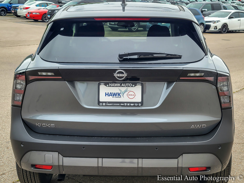 2025 Nissan Kicks SV photo 4