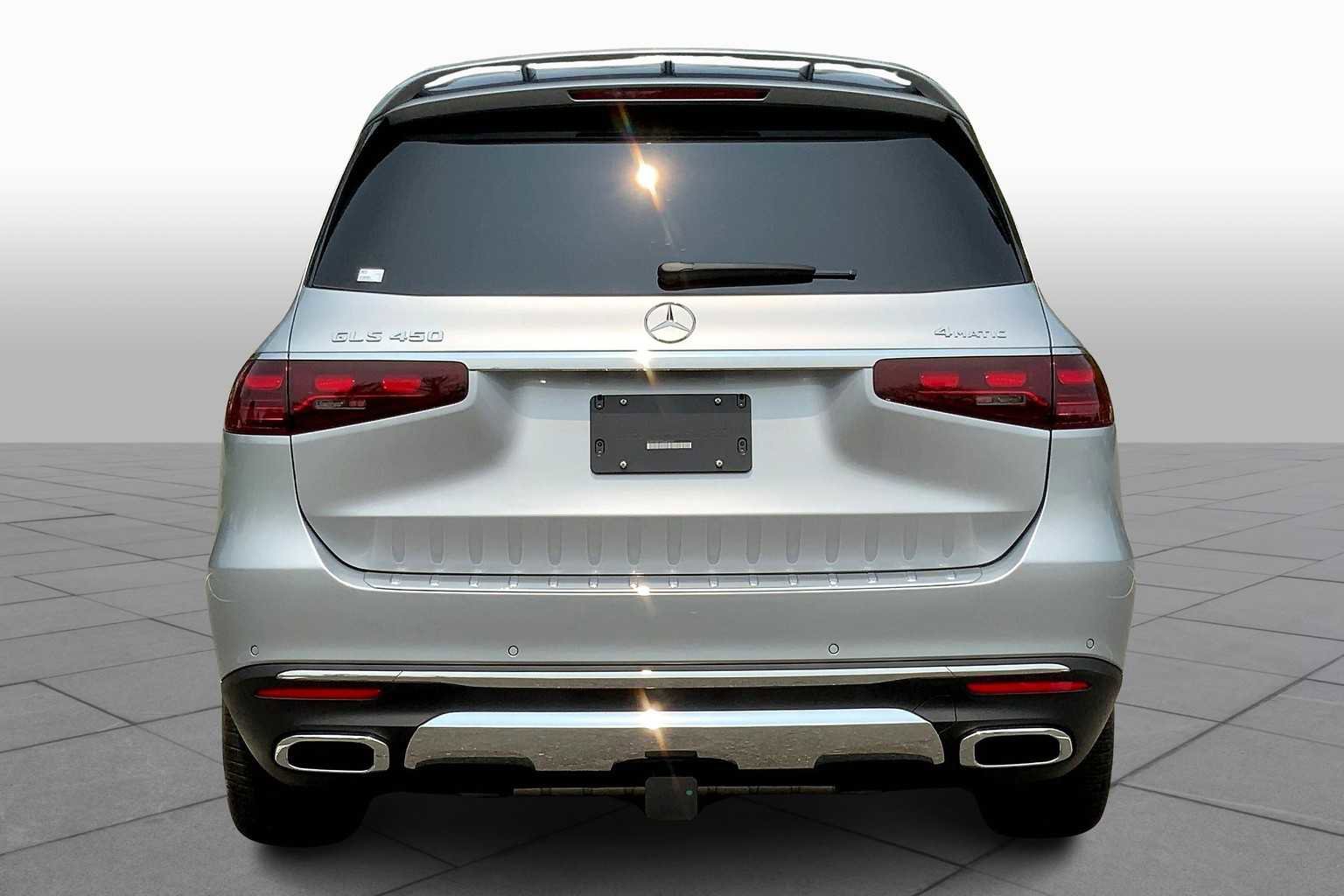 2025 Mercedes Benz GLS 450 4MATIC photo 4