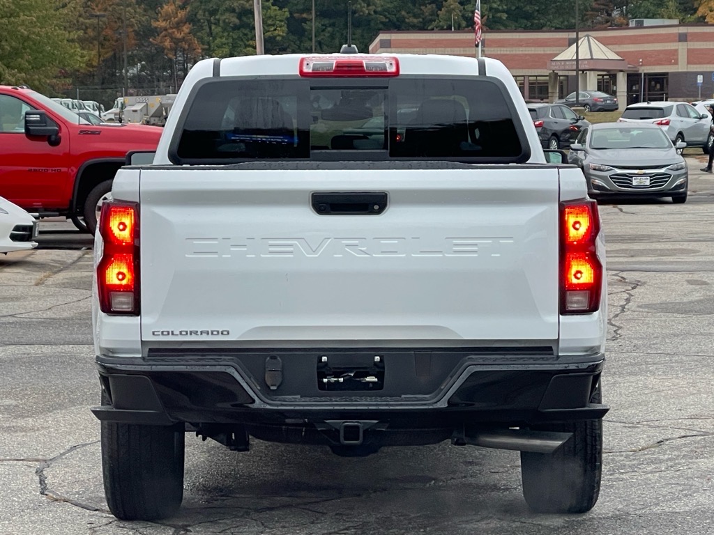 2024 Chevrolet Colorado photo 6