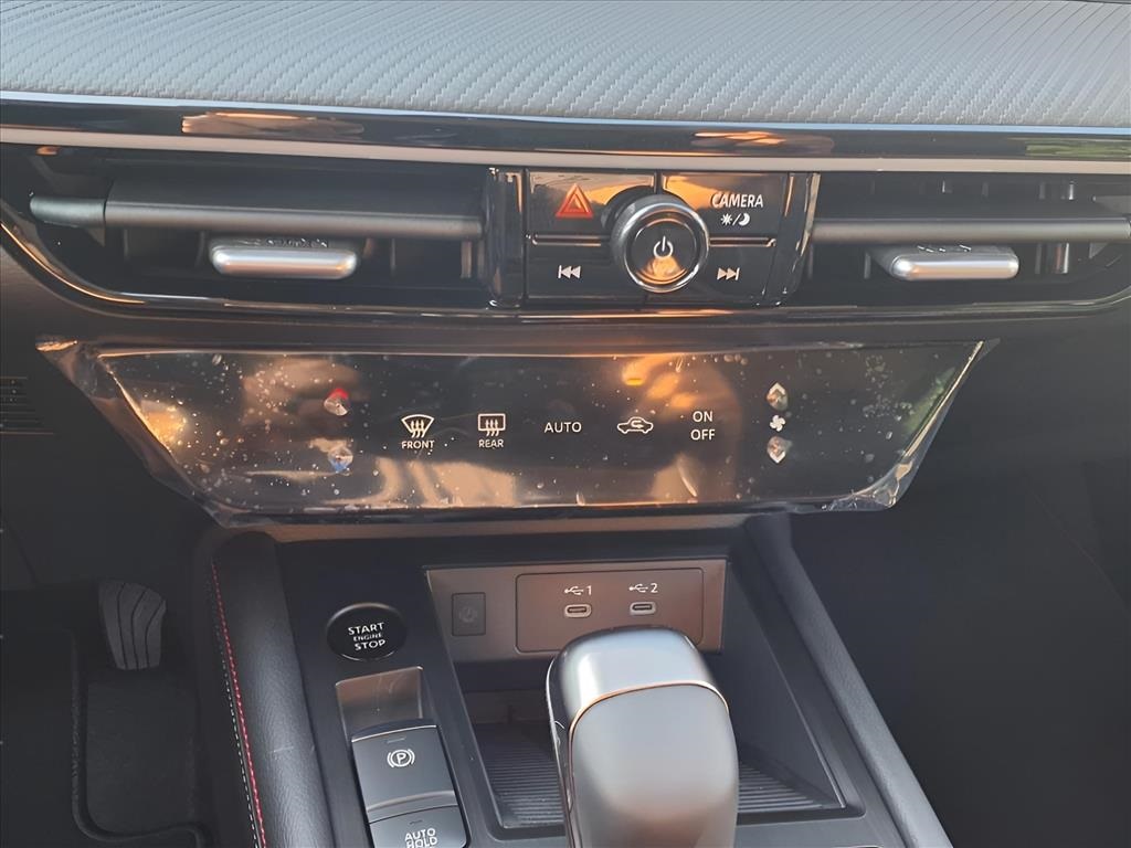 2025 Nissan Kicks SR photo 21