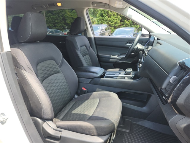 2022 Nissan Pathfinder S photo 16