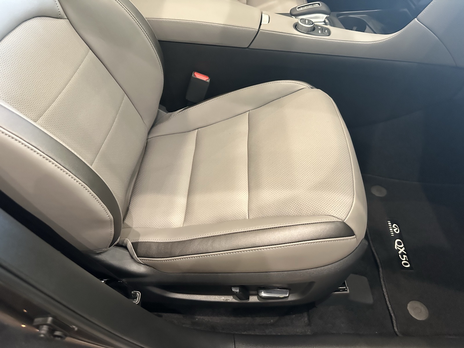 2025 Infiniti QX50 Luxe AWD photo 41