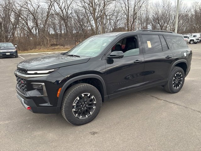 Used 2025 Chevrolet Traverse Z71 with VIN 1GNEVJRS2SJ240110 for sale in Kansas City