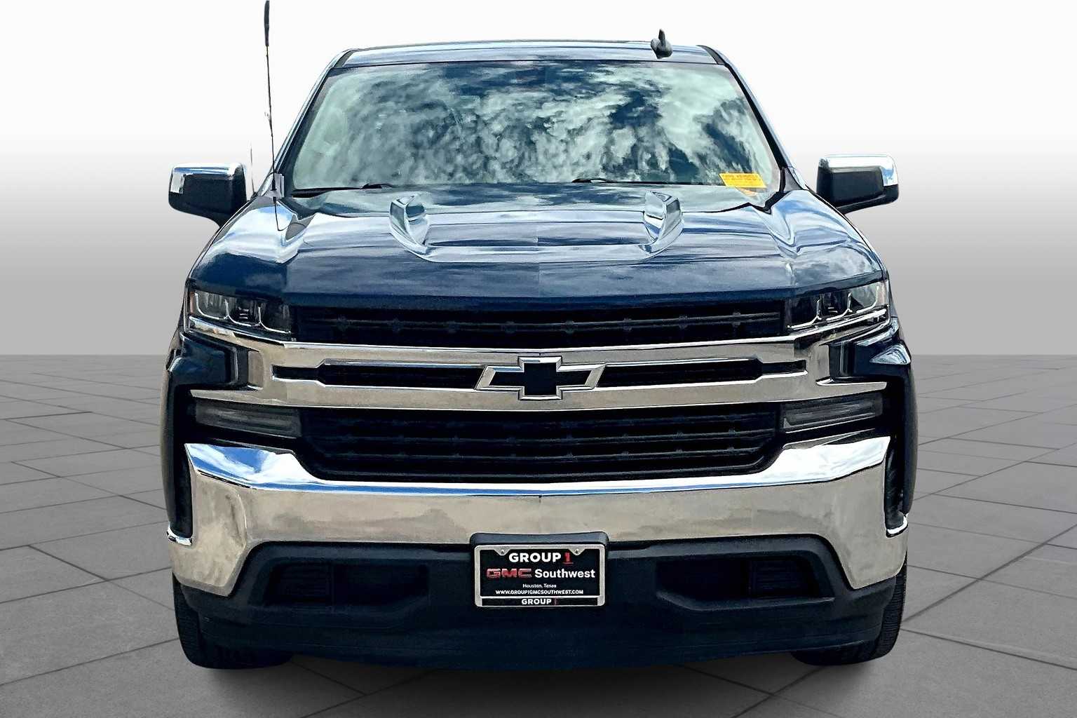 2020 Chevrolet Silverado 1500 LT photo 3