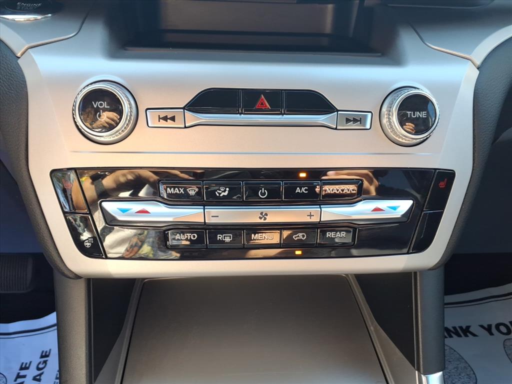 2022 Ford Explorer XLT photo 23