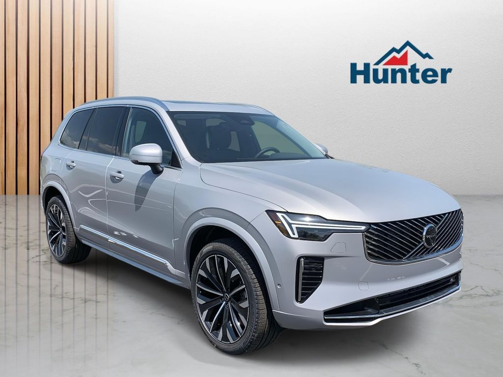 2025 Volvo XC90 Plus's photo