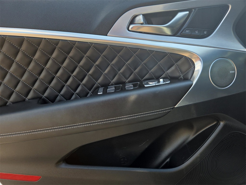 2020 Genesis G70 3.3T photo 14
