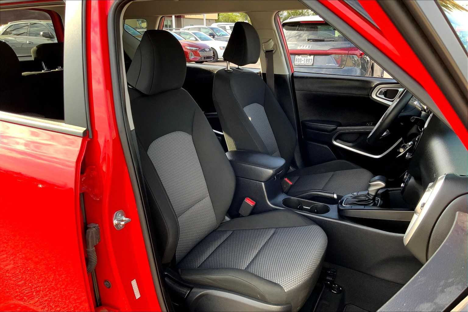 2023 Kia Soul LX photo 8