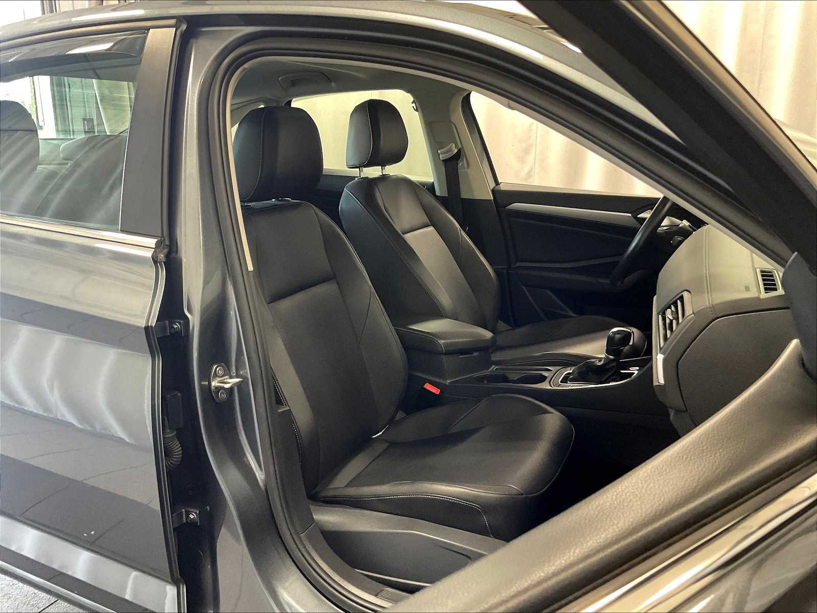 2019 Volkswagen Jetta SE photo 9