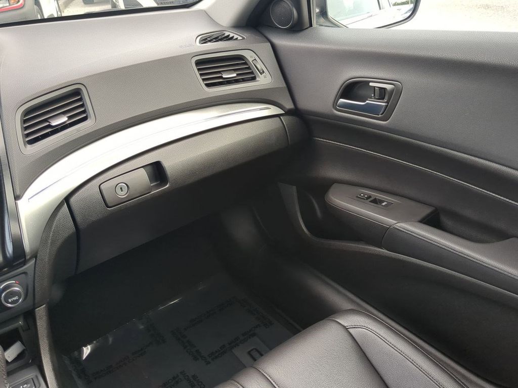 2019 Acura ILX Base photo 16