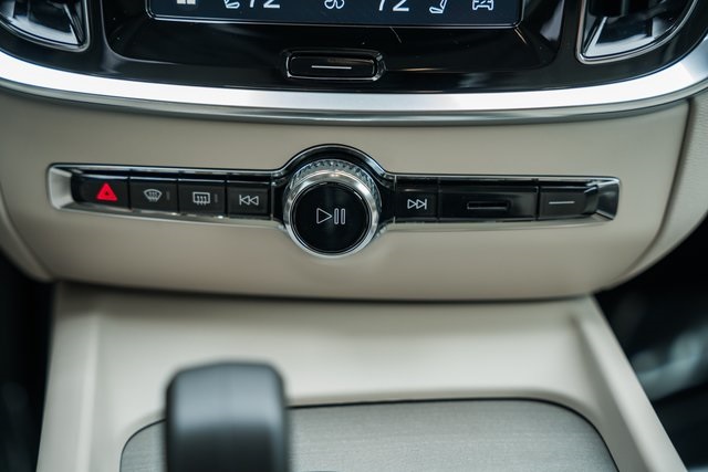 2026 Volvo V60 Cross Country B5 AWD Plus photo 22