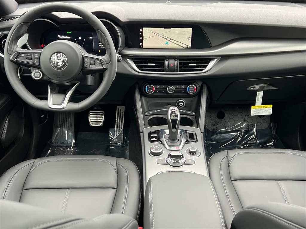 2025 Alfa Romeo Stelvio Sprint photo 3