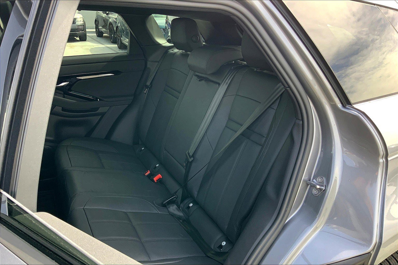 2026 Land Rover Range Rover Evoque S photo 12