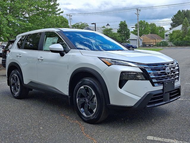 2025 Nissan Rogue SV photo 2