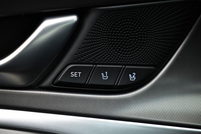 2025 Genesis G70 3.3T Sport Advanced photo 16