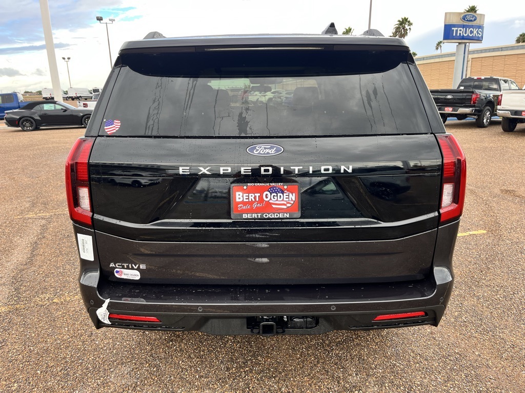 2025 Ford Expedition photo 7