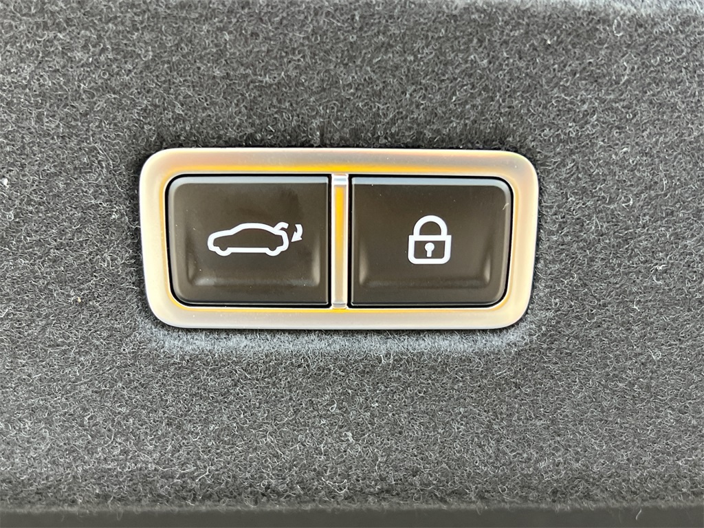 2025 Hyundai Ioniq 6 SEL photo 18