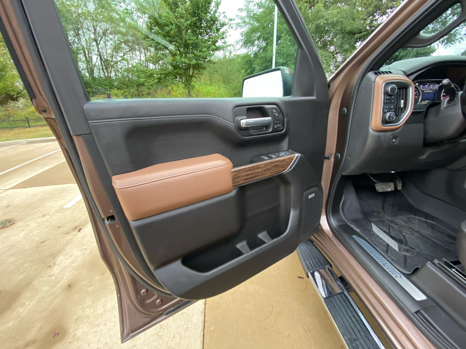 2019 Chevrolet Silverado 1500 High Country photo 6