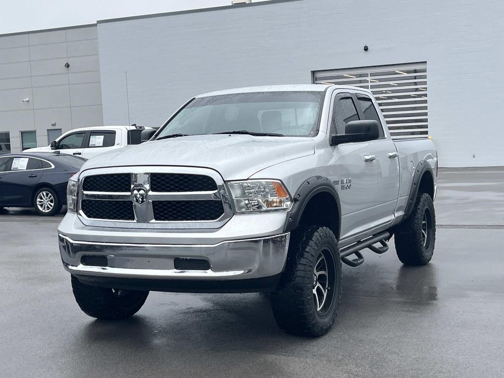 2016 Ram 1500 SLT photo 3