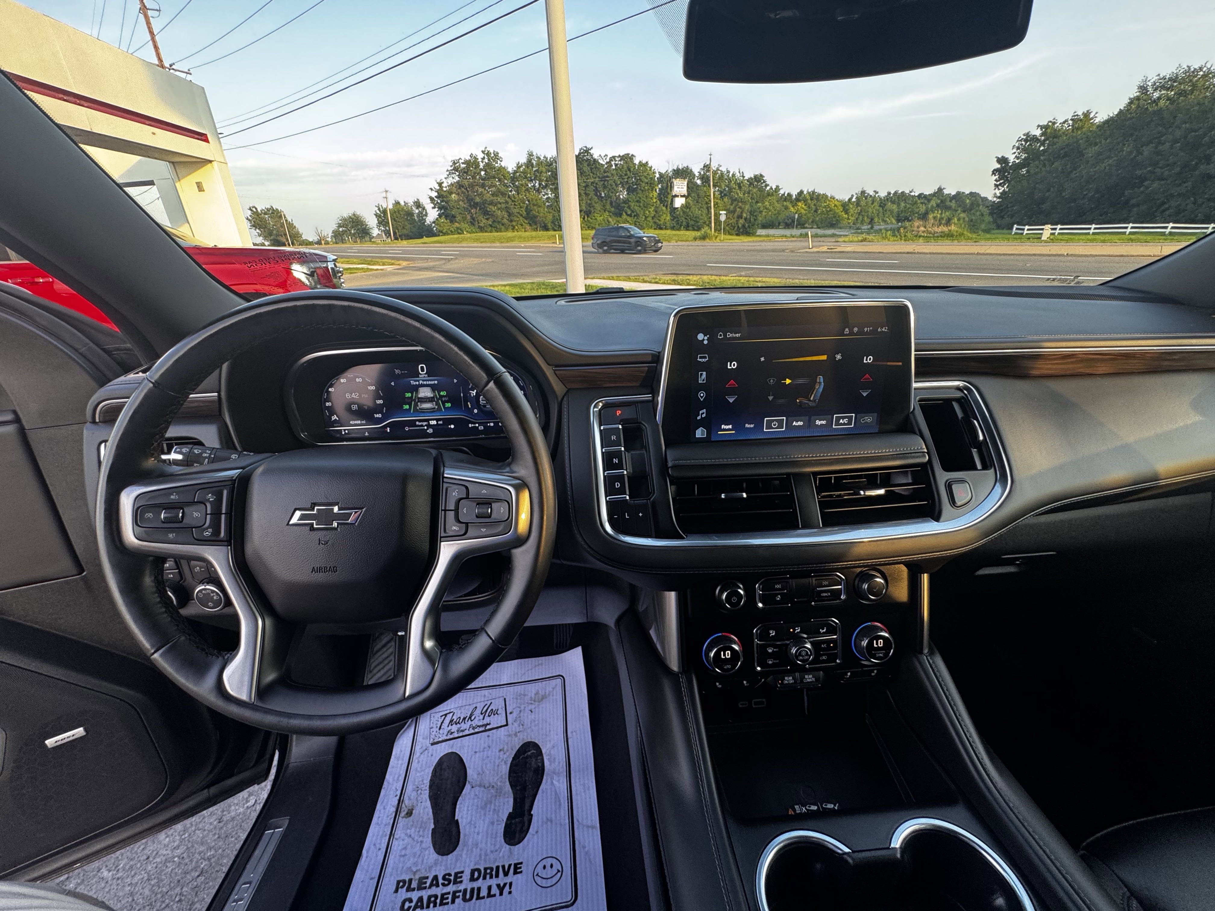 2024 Chevrolet Suburban Z71 photo 4