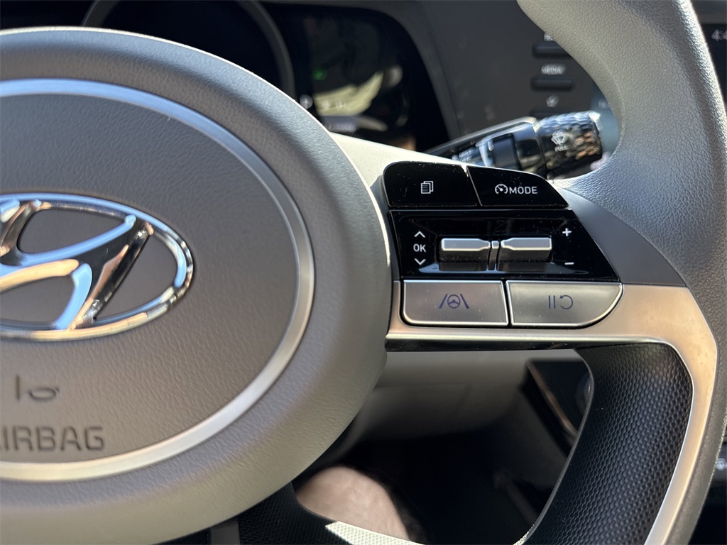 2023 Hyundai Elantra SEL photo 23