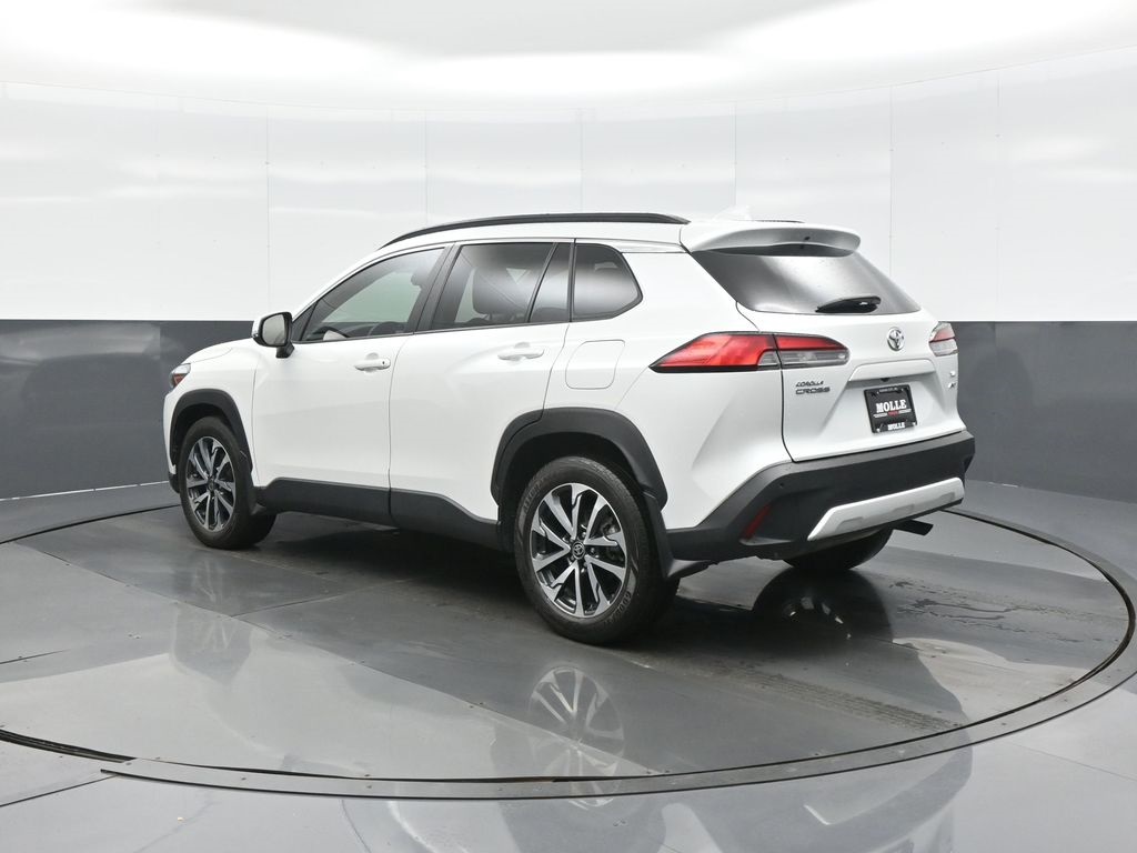 2023 Toyota Corolla Cross XLE photo 5