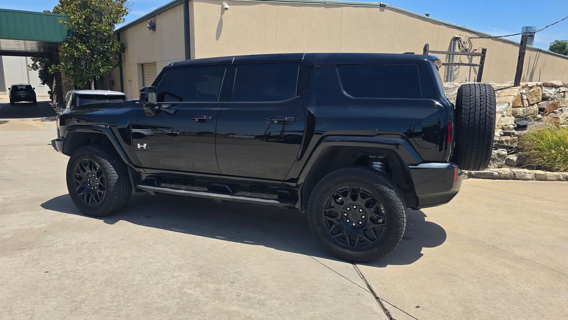 Used 2025 GMC HUMMER EV 2X with VIN 1GKB0NDEXSU105964 for sale in Fort Worth, TX
