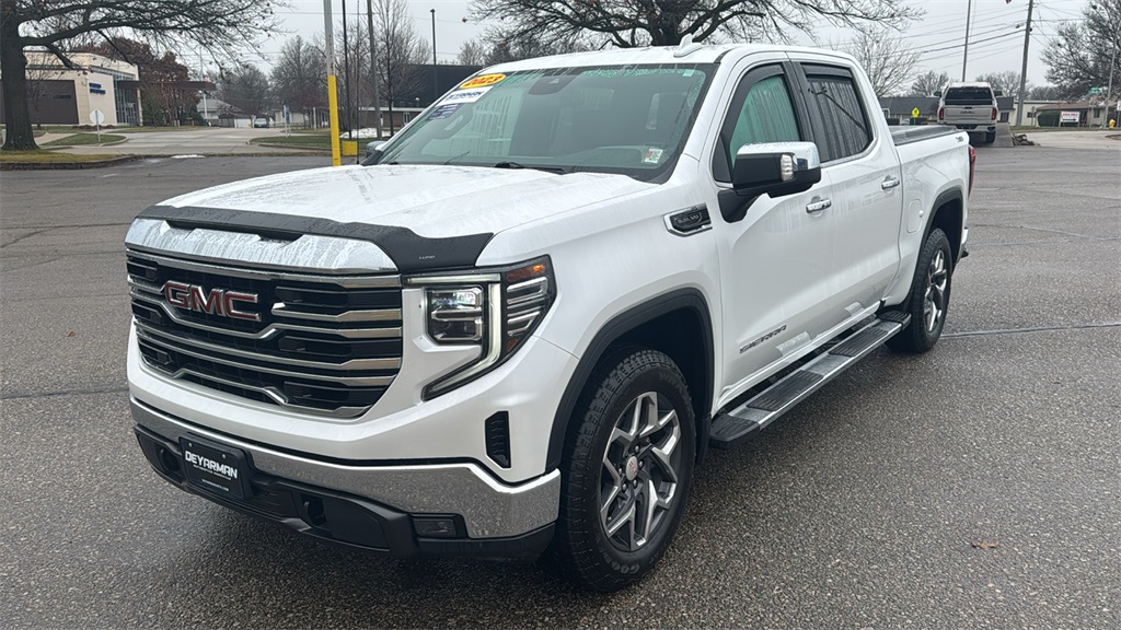 2023 GMC Sierra 1500 SLT's photo