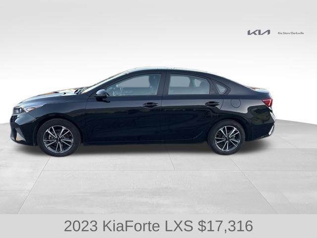2023 Kia Forte LXS photo 4