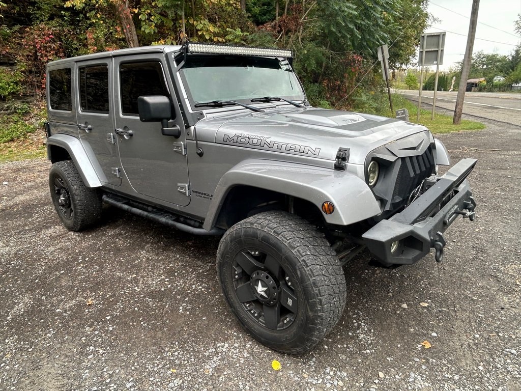 2017 Jeep Wrangler Unlimited Sahara photo 10