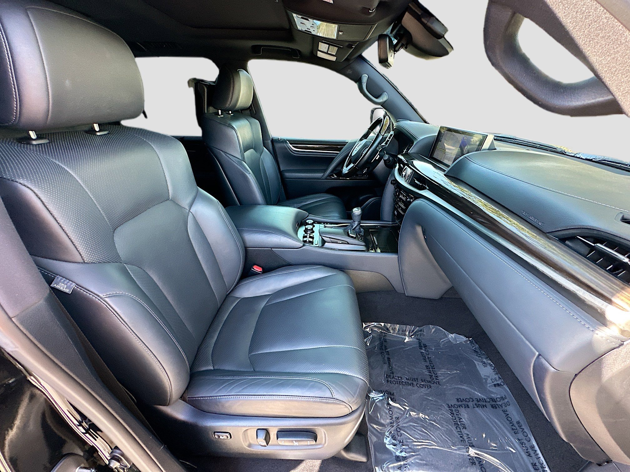 2020 Lexus LX 570 photo 35