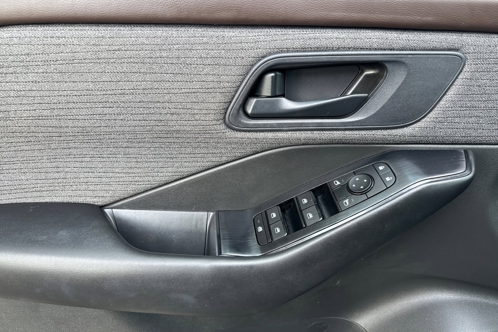 2023 Nissan Rogue S photo 11