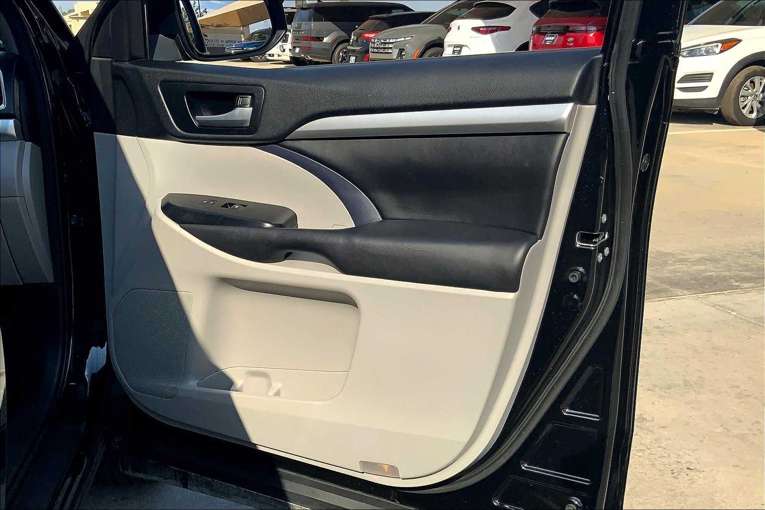 2018 Toyota Highlander XLE photo 22