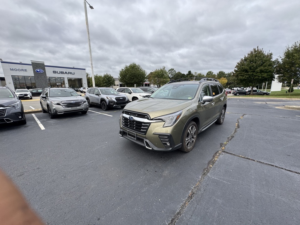 2023 Subaru Ascent Touring photo 3