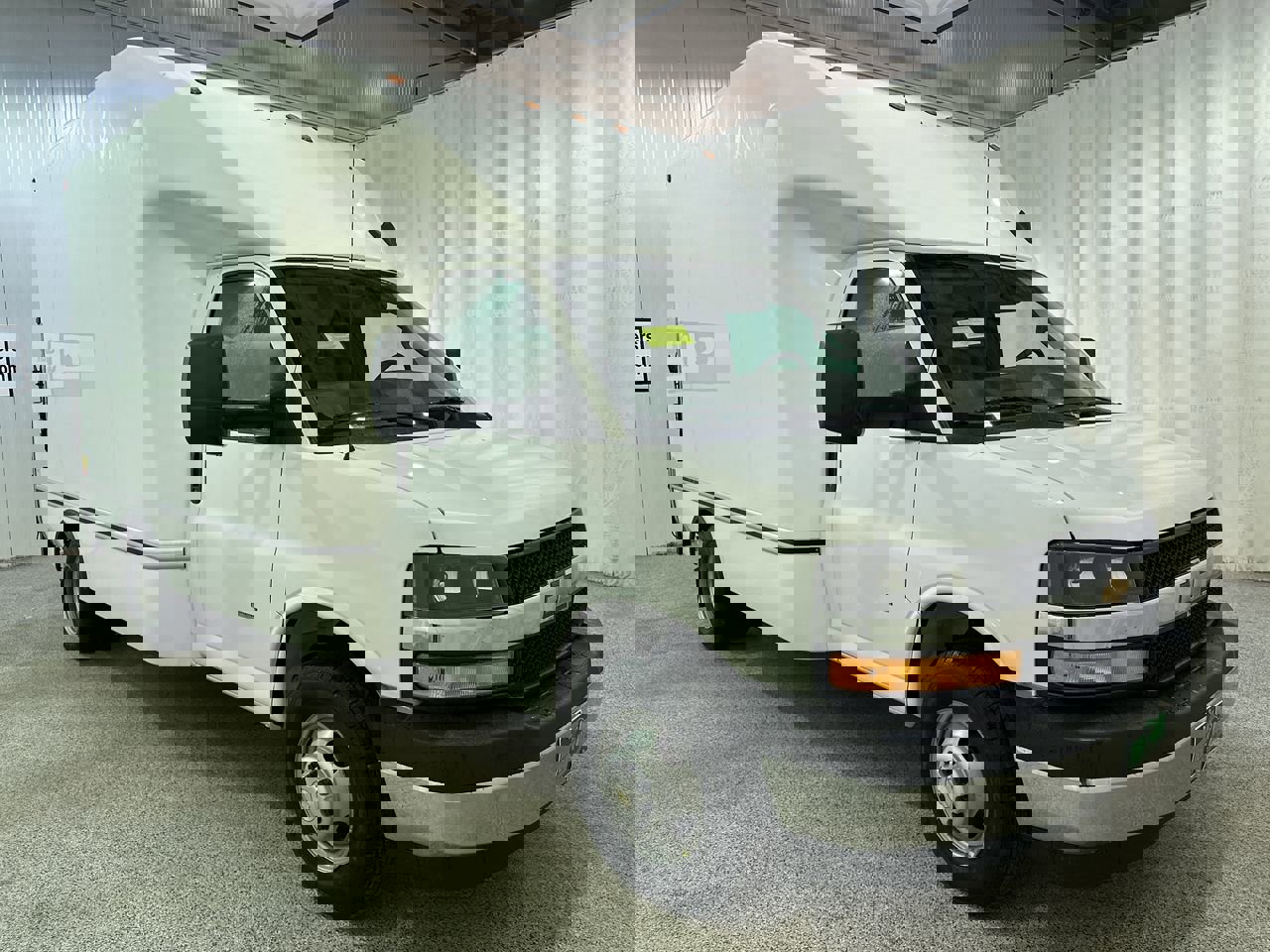 2025 Chevrolet Express Cutaway Base's photo