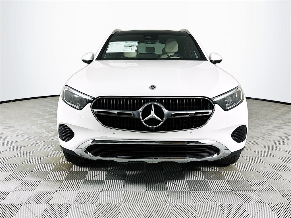 2026 Mercedes Benz GLC 300 photo 2