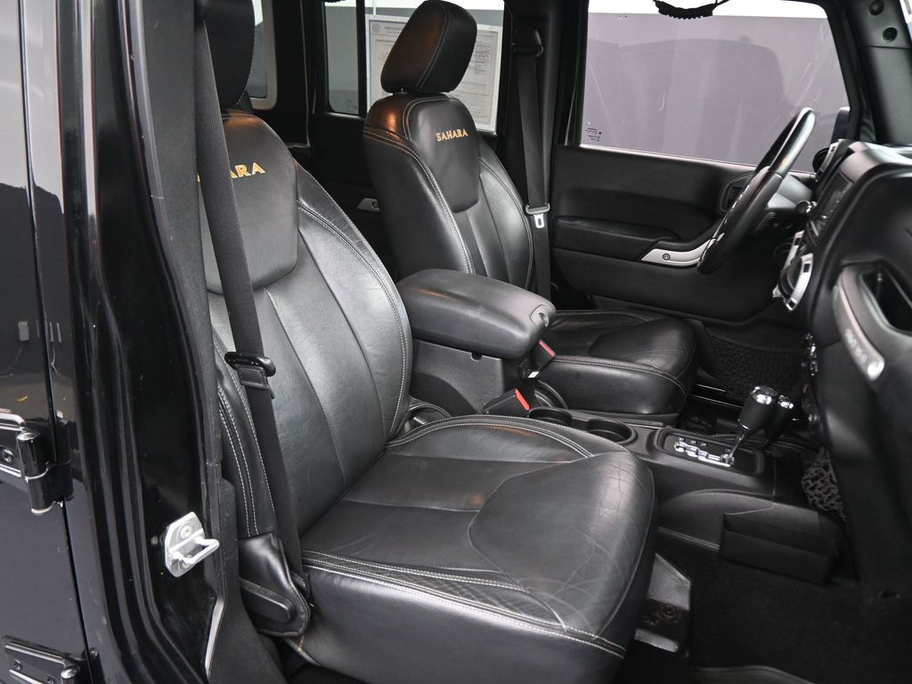2016 Jeep Wrangler Unlimited Sahara photo 43