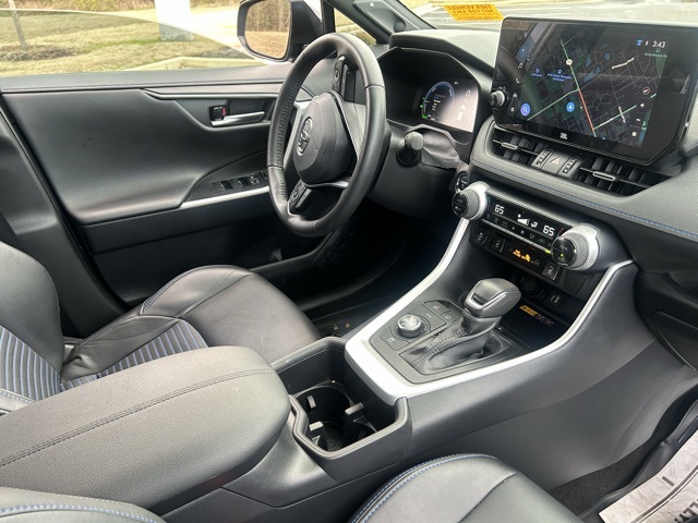 2025 Toyota RAV4 Hybrid XSE photo 4